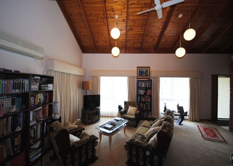 2 Caringal Court, Portland