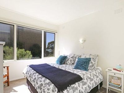 7 / 17 The Esplanade, Geelong