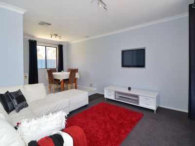 4 St John Grove, Hannans