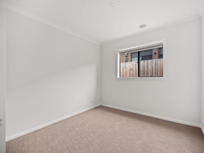 6 Shrubs Road, Mambourin