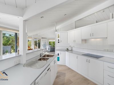 39 Hilltop Parkway, Tallwoods Village
