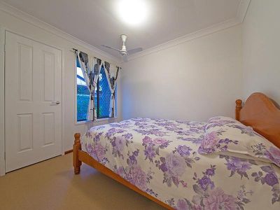 151 Meadowlands Rd, Carindale