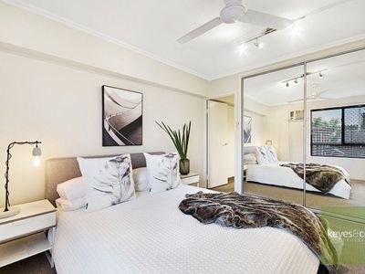 3 / 23 Echlin Street, West End