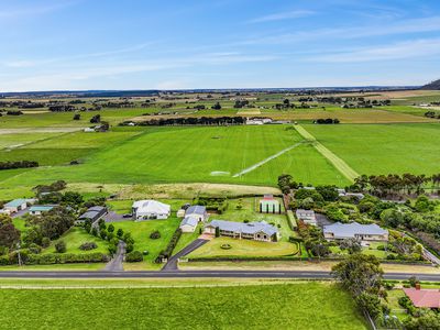 212 Wynham Road, Moorak