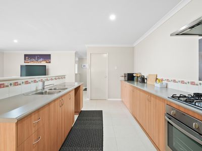 16 Aldersyde Meander, Baldivis