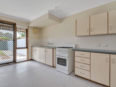 24 Ormiston Court , Taperoo