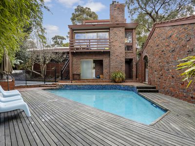 32 Mackintosh Road, Wheelers Hill