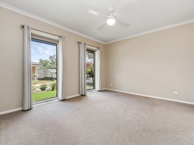 2 / 21 Scullys Lane, Heathcote