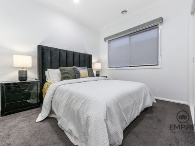 8 Colonnade Street, Clyde North