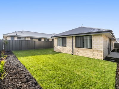 24 Longitude Road, Port Kennedy