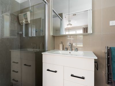 2 Kingston Road, Thurgoona