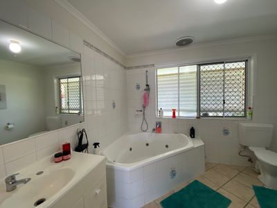 8 Marloo Court, Urangan