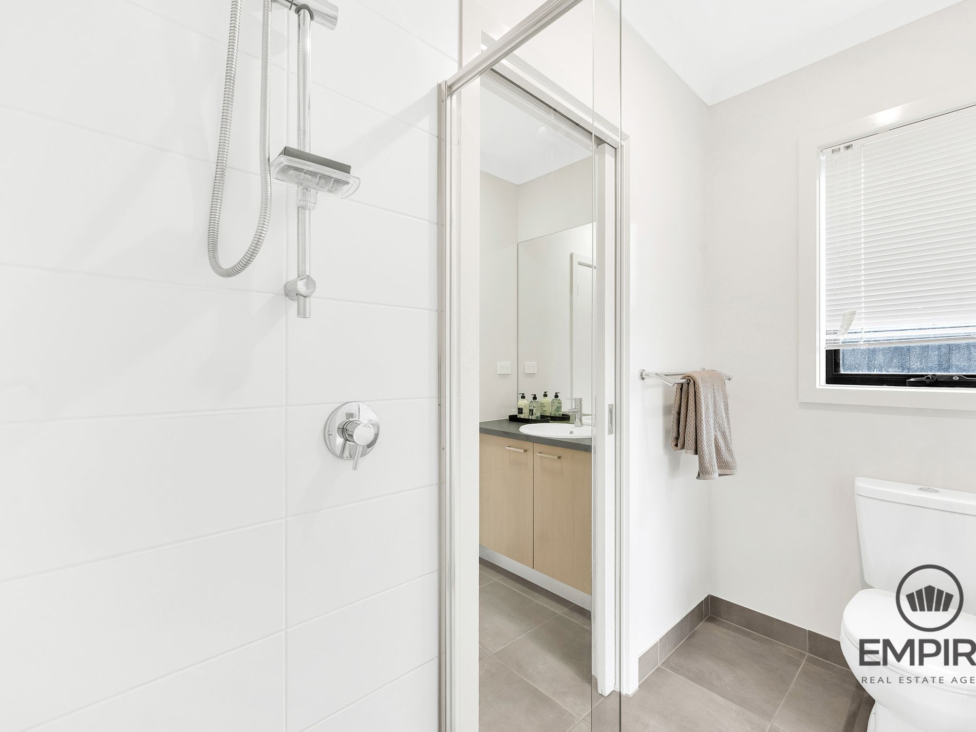 2 Plenty Way, Cranbourne North