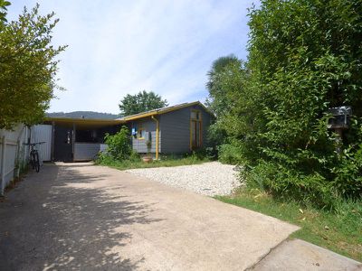 4 Freeburgh Avenue , Mount Beauty
