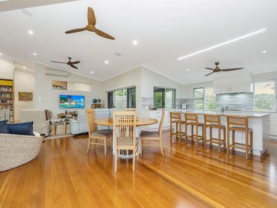 1 Seaview Court, Castle Hill