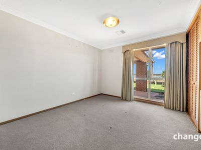 11 Robbs Road, Werribee South