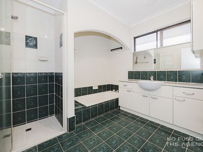 16 Ranleigh Way, Greenwood