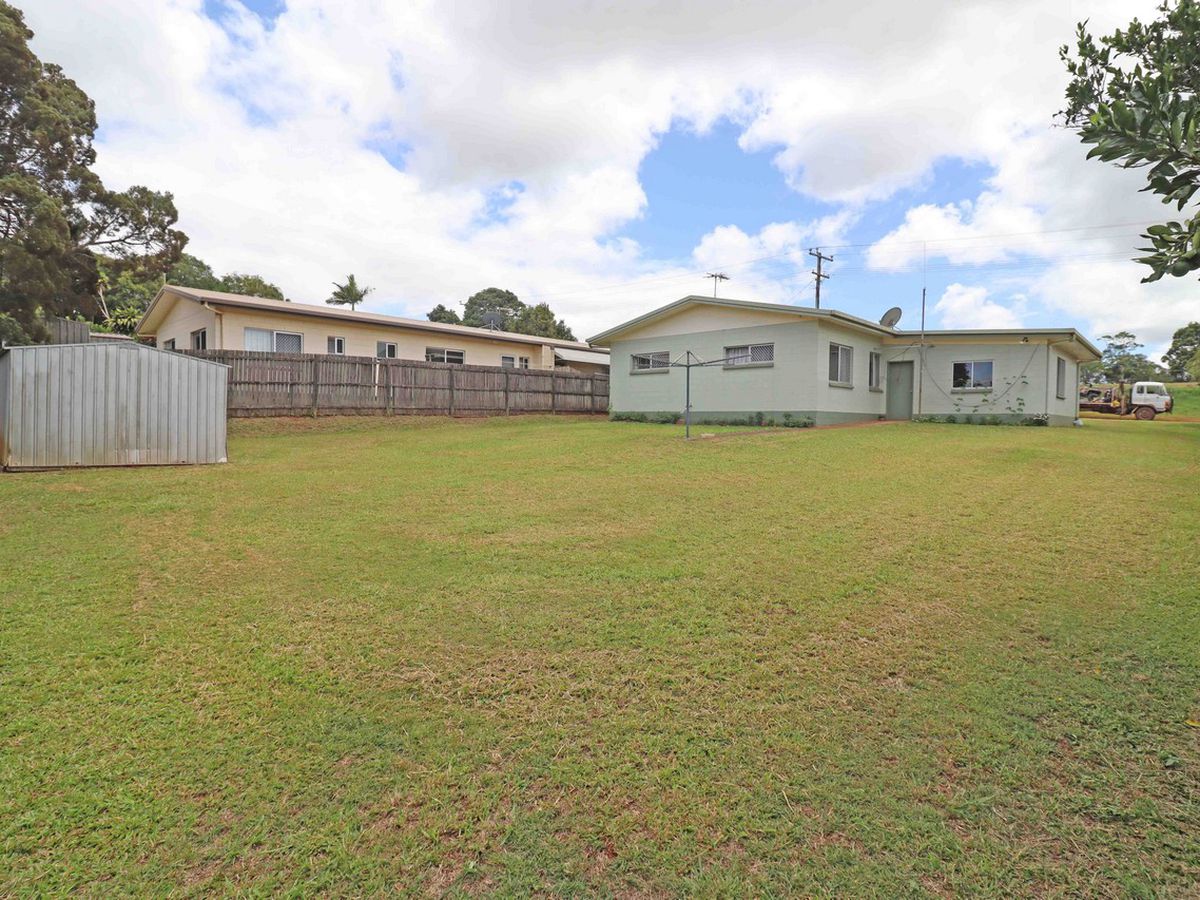17 Turner Avenue, Atherton