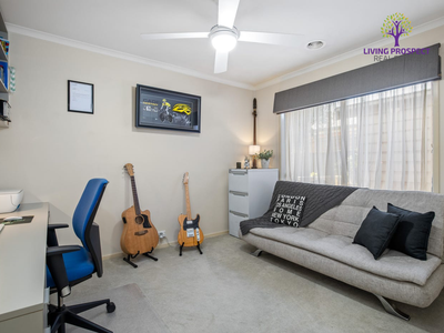 6 Edgeware Close, Point Cook