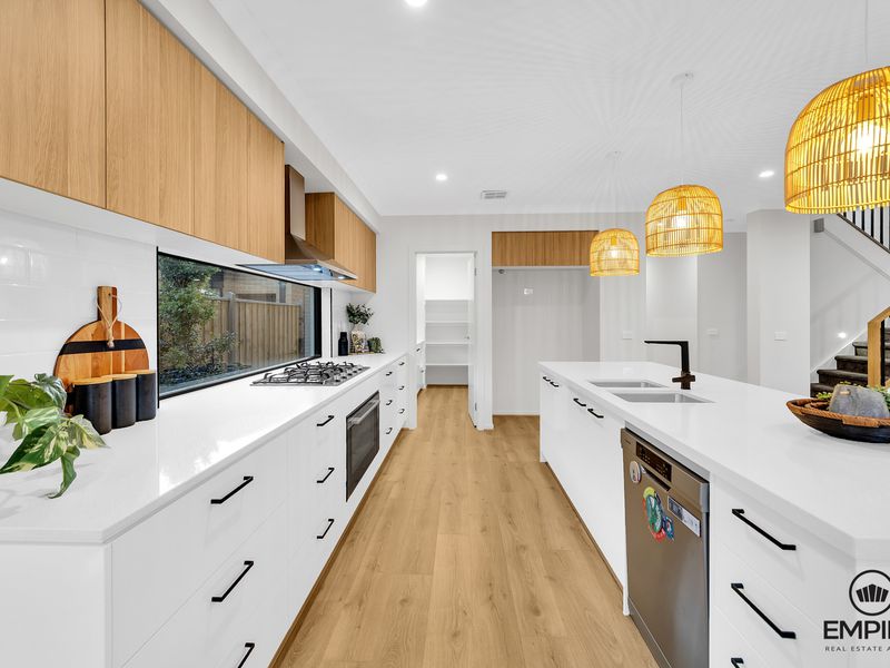 6 Nocturne Avenue, Clyde