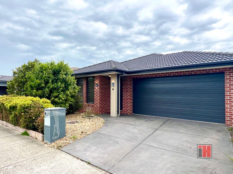 19 Wilkiea Crescent, Cranbourne North