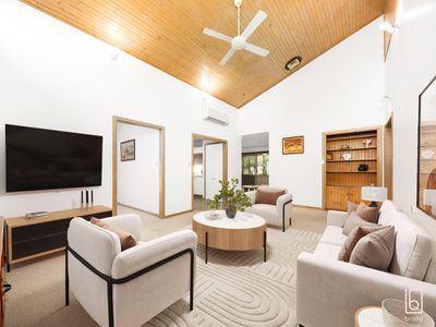 12 Buckland Avenue, Kanwal