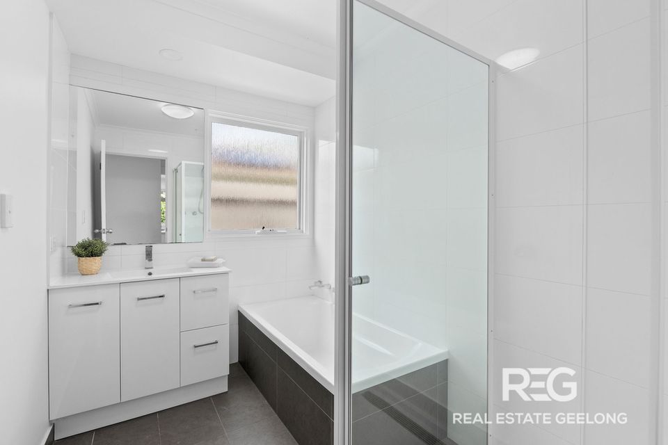 17 Cameron Crescent, Lara