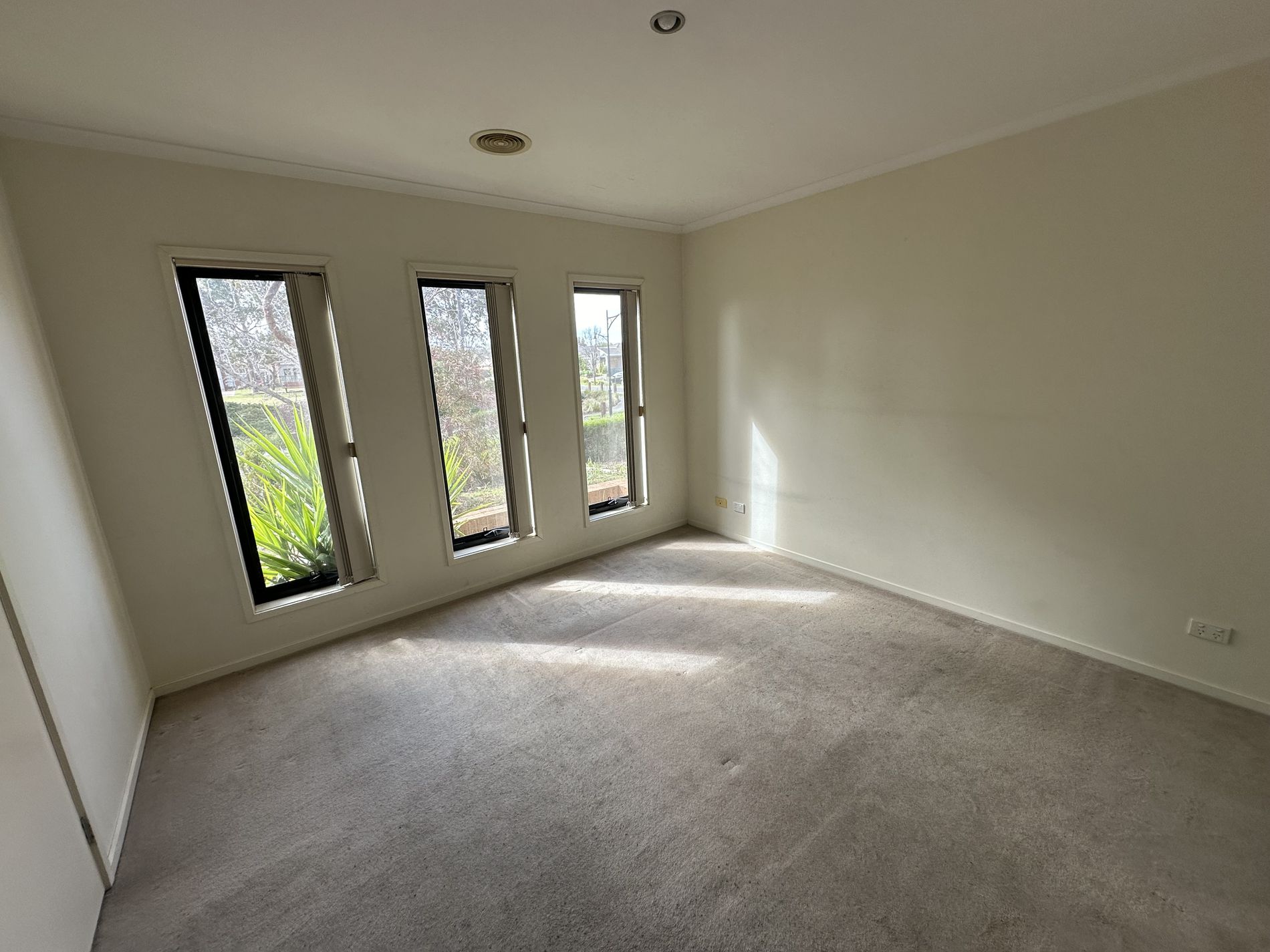 6 Secret Garden Way, Tarneit