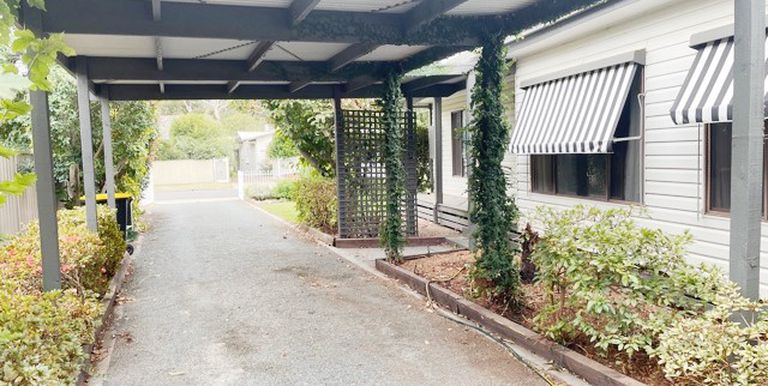 14 Charman Avenue, Euroa