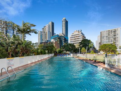 2c / 2 Riverview Parade, Surfers Paradise