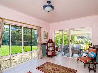 6 Daphne Court, Torquay