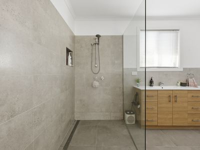 34 Belgrave Parade, Youngtown