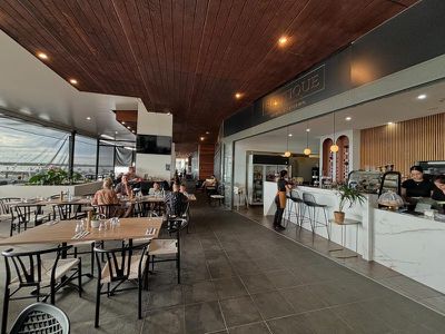 2102 / 1 Marina Promenade, Paradise Point