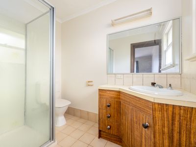 19 Meaklim Street, Shepparton