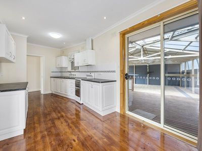 16 Hutchesson Street, Millicent