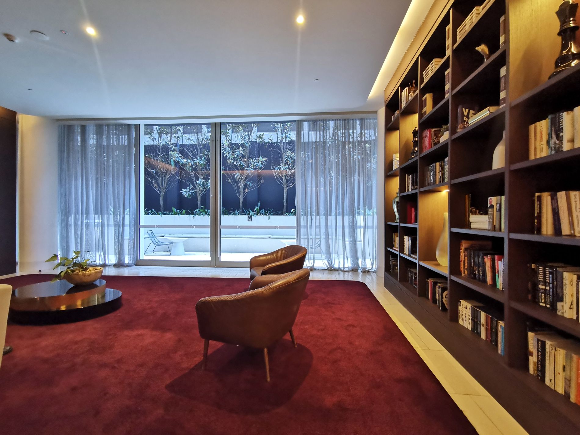 1708 / 450 St Kilda Road, Melbourne