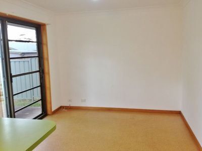 8 Wyoming Avenue, Burrill Lake