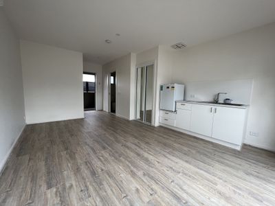 7 / 98 Commercial Road, Footscray