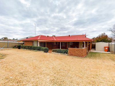 1 Catchpole Close, Dubbo