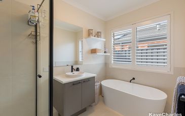 5 Leeson Street, Officer South