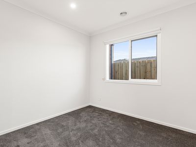 42 Skipper Avenue, Lara