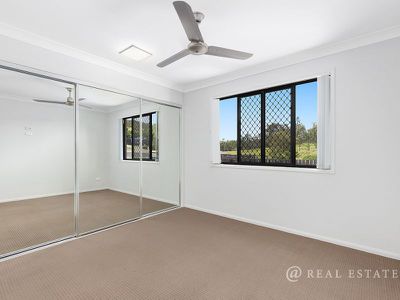 42 Lakeside Drive, Taroomball