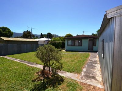 22 Freeburgh Avenue , Mount Beauty