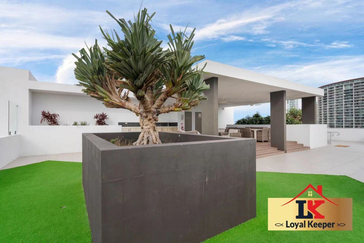 202 / 8 Norman Street, Southport