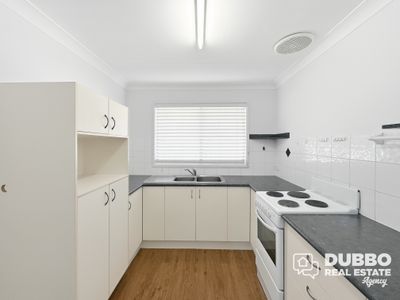 2B Rivergum Place, Dubbo