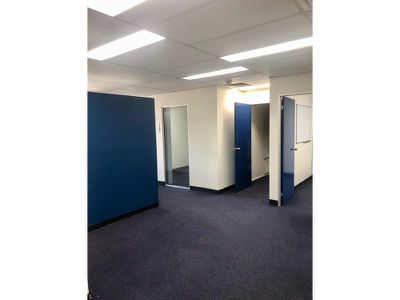 Level / 1/970 Logan Road, Holland Park