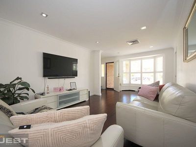 8 Amberdale Avenue, Picnic Point