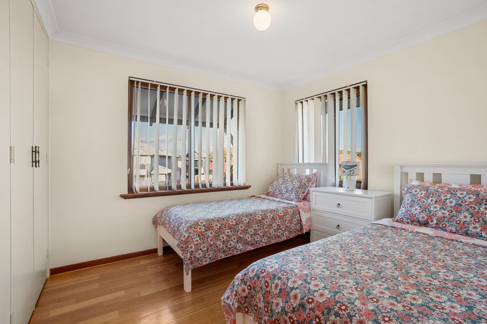 9 / 16 ARCADIA DRIVE, Shoalwater