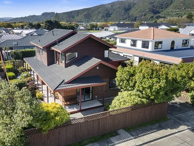 28 De Menech Grove, Avalon