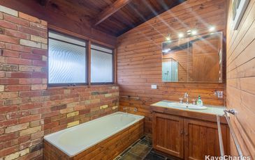16 Corringham Road, Beaconsfield Upper